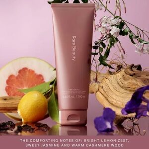 NEW Rare Beauty by Selena Gomez 
Find Comfort Gentle Exfoliating Body Wash